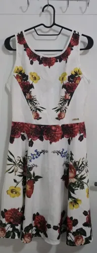 Vestido damyller tamanho P como novo
