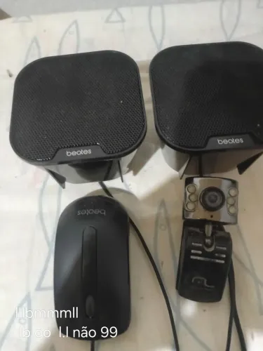 Vendo webcam,mouse e cx de som,15 reais cada.