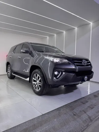 Toyota Hilux SW4 SRX 4X4 2.8 TDI 16V Dies. Aut. 2017