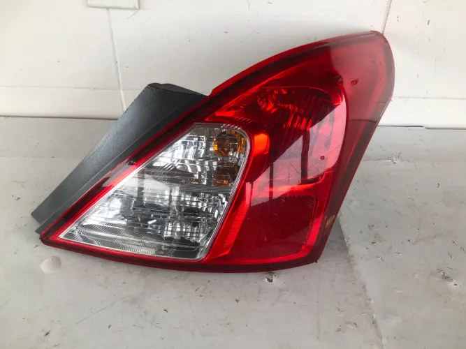 Lanterna Nissan Versa 2012 A 2020 Direito Original com detalh