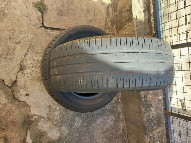 Par de Pneus 195/60-15 Michelin 