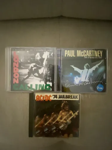 CDs vários títulos The Clash Paul Maccartney Shaggy The Verve Jackson R.E.M Girls ACDC