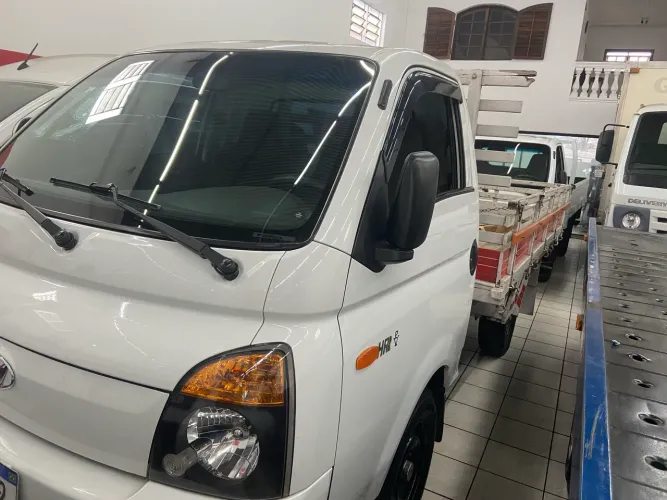 Hyundai HR com carroceria