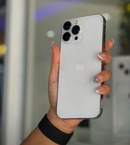 iPhone 13 Pro Max 128gb única dona, tem Nota fiscal e caixa.Menor valor,não baixo mais