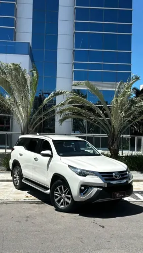 Toyota Hilux SW4 SRX 4X4 2.8 TDI 16V Dies. Aut. 2017