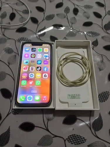 iPhone 13 128 GB nunca Aberto nem peça trocada
