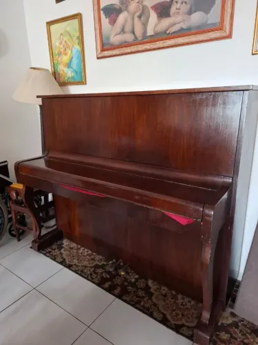 Vendo  piano Armário 