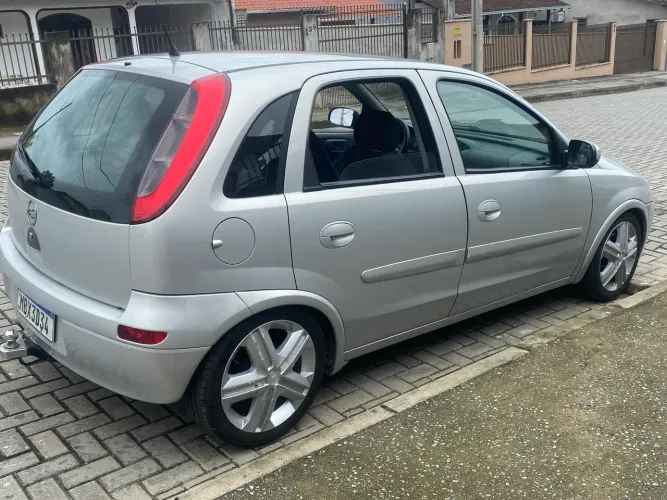 Chevrolet Corsa Hatchback 1.8 MPFI 8V 102cv 5P 2003
