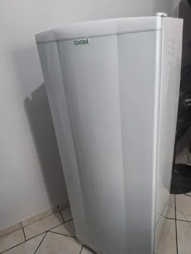 Geladeira Consul branca 261L modelo: CRA30FBBNA