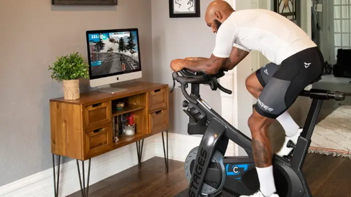 Smart Bike Stages SB20 - Spinning - Compatível com Zwift, Rouvy entre outros simuladores