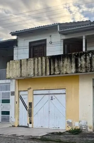 Casa - Centro - Serrinha/BA