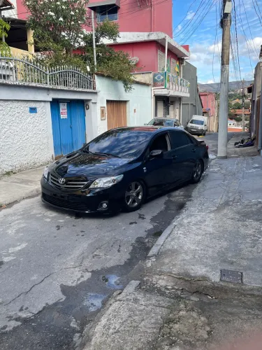 Toyota Corolla GLI 1.8 Flex 16V Mec. 2012