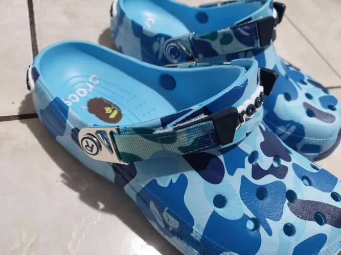 Bape x Crocs azul - 40/41 - Importado