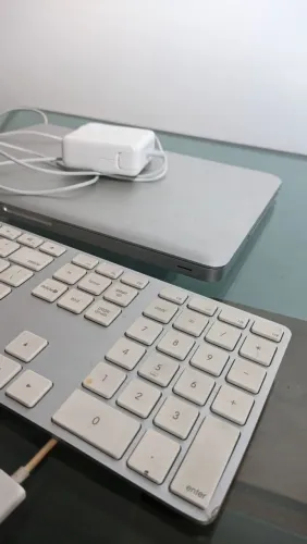 MacBook Pro 13" - Mid2012 - macOS Ventura - 256SSD + 500HD [ BAIXOU ]