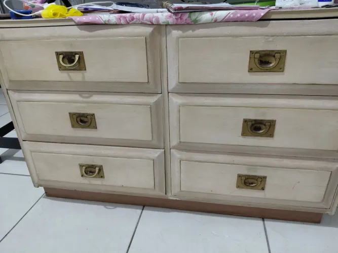 Comoda modelo antigo 6 gavetas e de 3 gavetas madeira e qualidade boa contato *