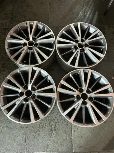 Jogo de rodas aro 16 5x100 originais Toyota Corolla zeradas