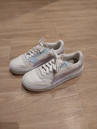 Tênis Puma branco violeta cali court leather
