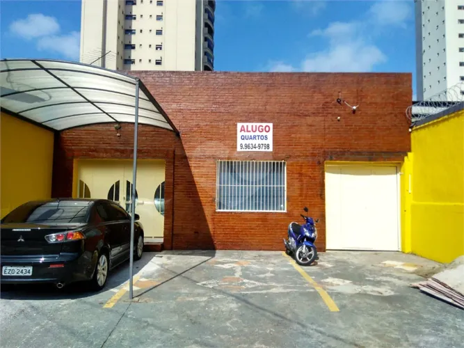Imóvel Comercial para Venda ou Locação em ótima localização na Rua Palacete das Águias, 30