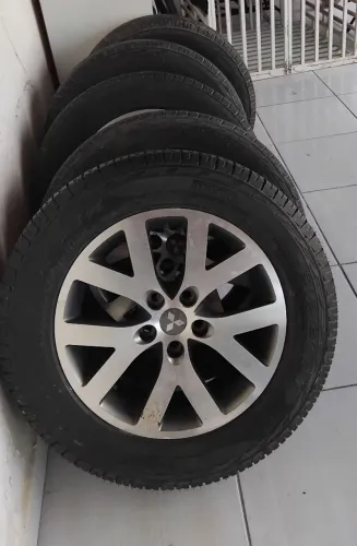 Rodas com Pneus da tr4