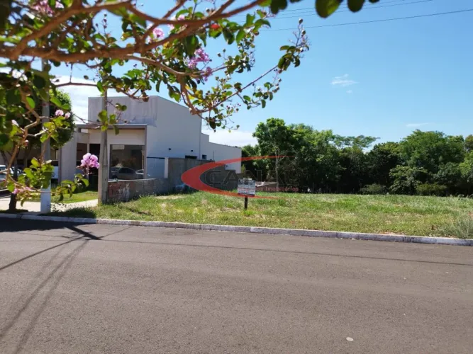 Terreno com 420 m² em Morada das Flores, Piratininga - SP