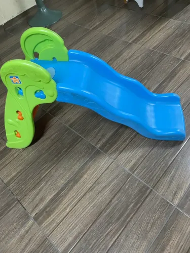 Escorregador infantil com chafariz