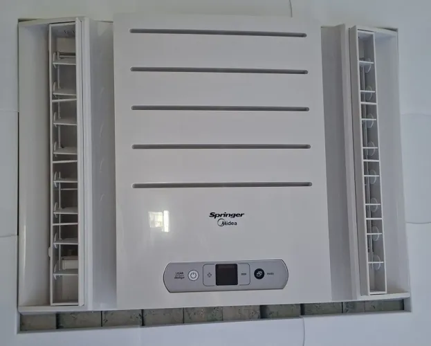 Ar condicionado janela Springer com controle