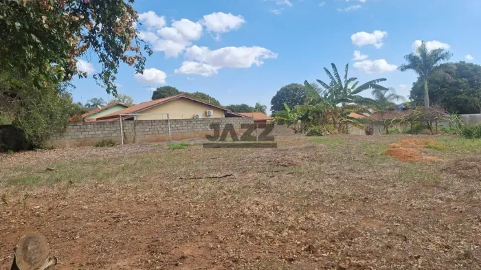 Terreno à venda com 1.324m² e documentação em ordem no Village Campinas, Campinas