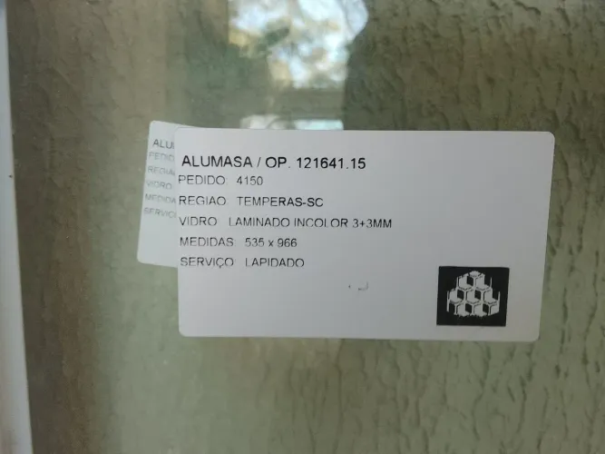 PORTA DE VIDRO E ALUMÍNIO 