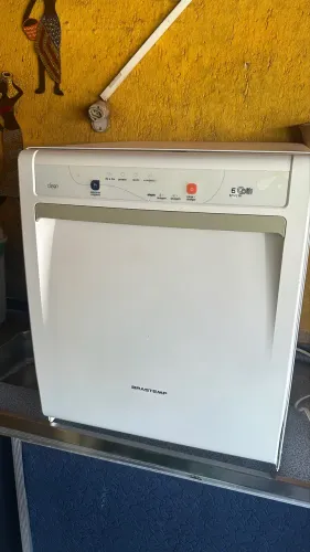 Lava louças Brastemp excelente