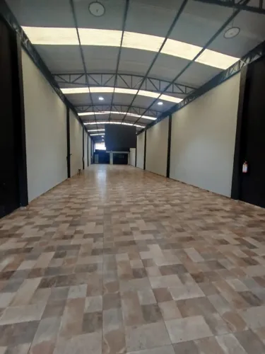 VENDO OU ALUGO - GALPÃO COMERCIAL NO CENTRO DE SUZANO 400M2
