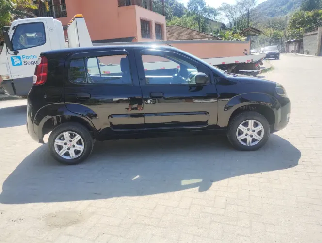 Fiat Uno Vivace Celeb. 1.0 EVO F.flex 8V 5P 2013