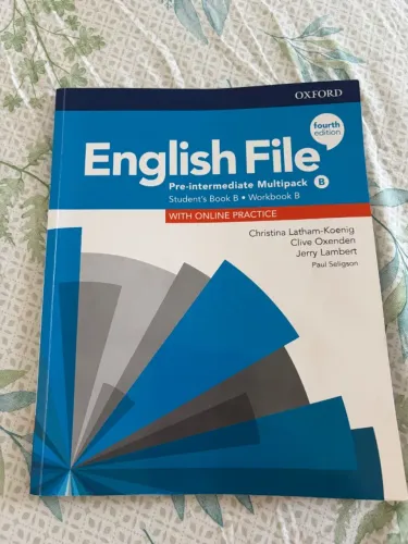 English File Pre-Intermediate Livro de inglês