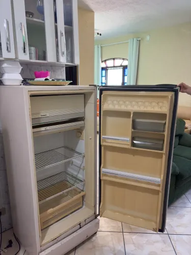 Geladeira 127V