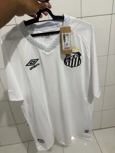 Camisa santos serve gg tranquilo ela é bem justa
