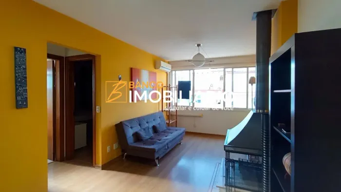 Apartamento mobiliado, com dois dormitórios e duas vagas no bairro Partenoon.
