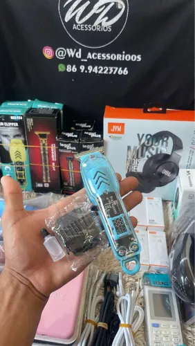 Máquina de barbear com visor na frente 