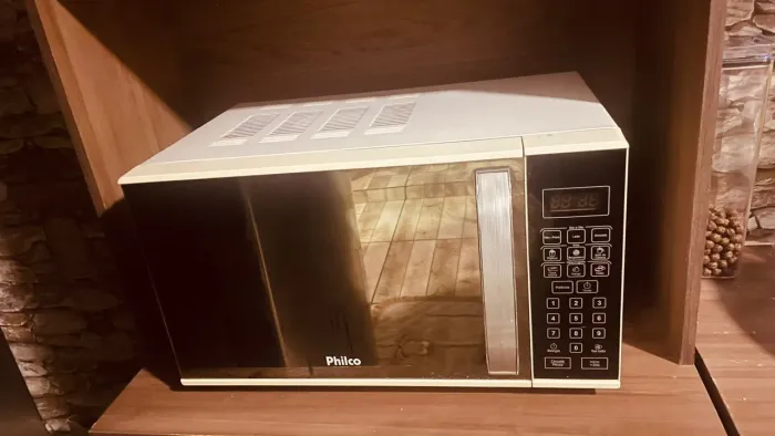 Microondas philco-para conserto ou retirada de peças 