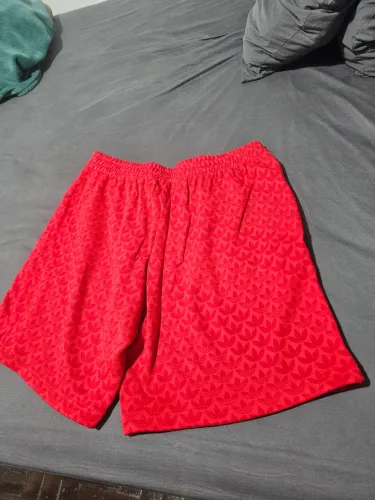 Lindo shorts Adidas GG vermelho