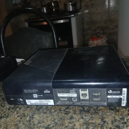 Xbox 360 E com problema de superaquecimento e luz vermelha