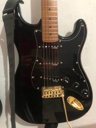 Guitarra Benson Hardy 901