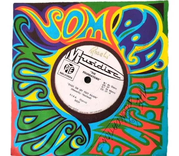 " THE FOUNDATIONS " Disco d Vinil Compact - 'Back On My Feet Again' and ' I Can Take or L