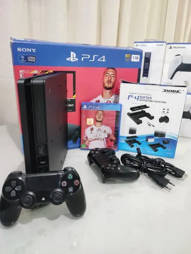 PS4 slim 1TB Semi-novo completo na caixa 