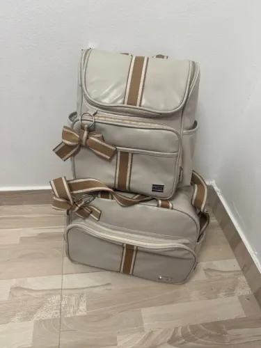 Duas bolsa de maternidade
