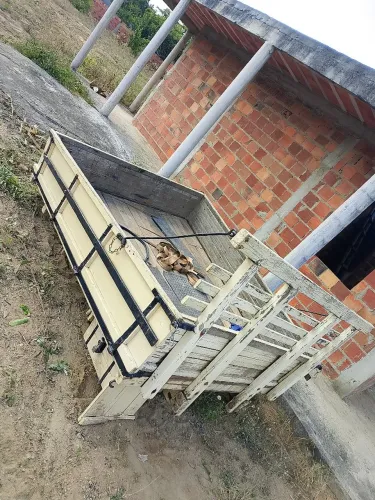 Carroceria de caminhonete D10