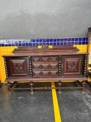 Buffet manuelino lindíssimo