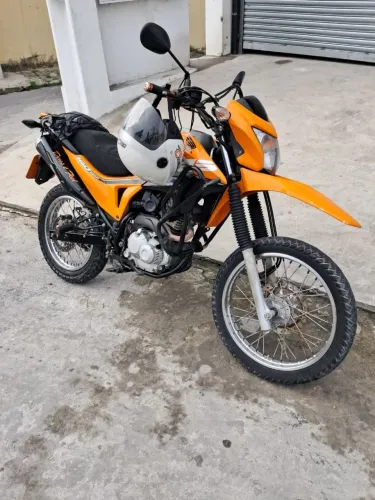 Vende-se esta moto (Honda: Bros 160)