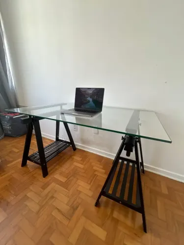 Mesa escritório com regulagem de altura