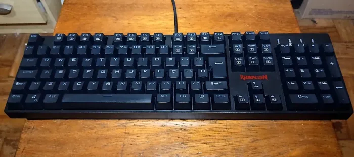 Teclado Gamer Redragon Surara Pro Otico RGB Switch Brown