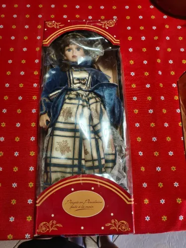 Bonecas antiga de porcelana.