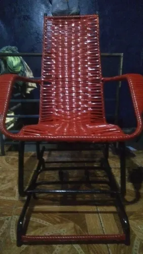 Vende_se cadeira de balanço novas trançadas 260 reais avista 